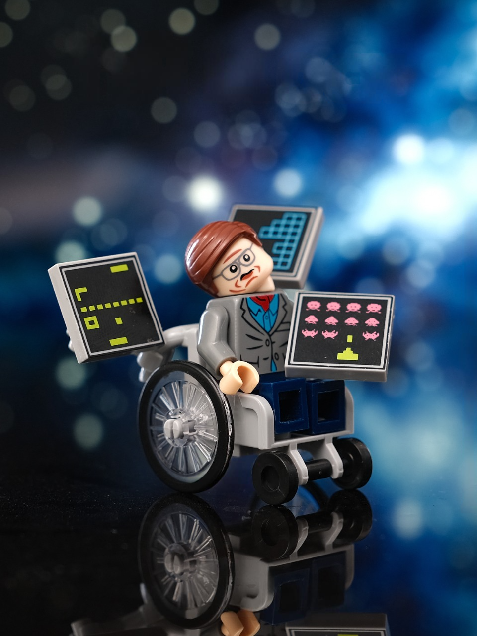 Stephen Hawking Custom Iconic Minifigure - Minifigure Bricks