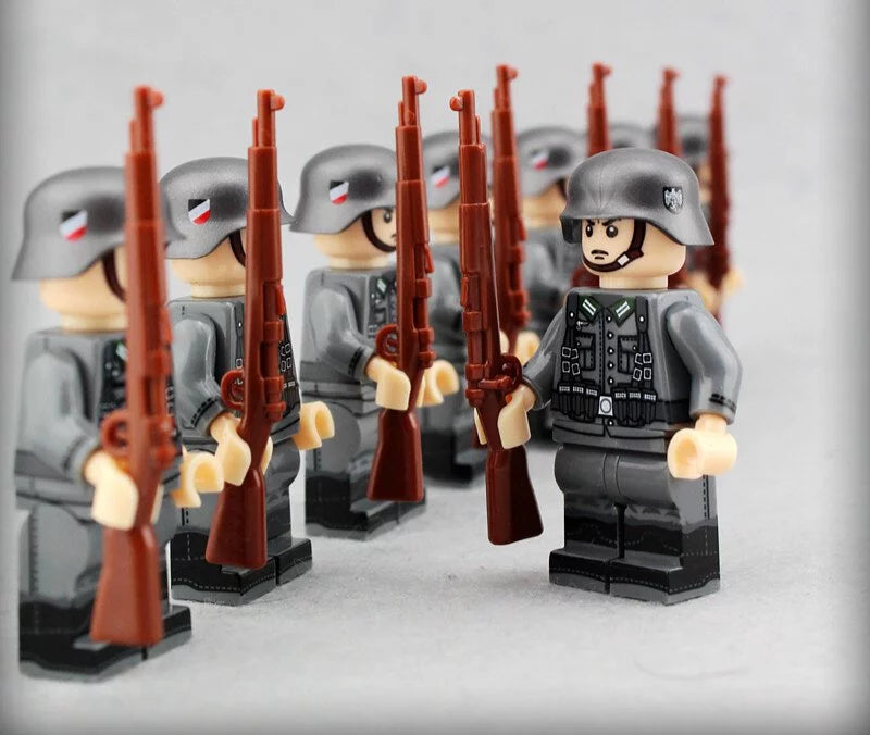 German WW2 Soldier Custom Minifigure - Minifigure Bricks